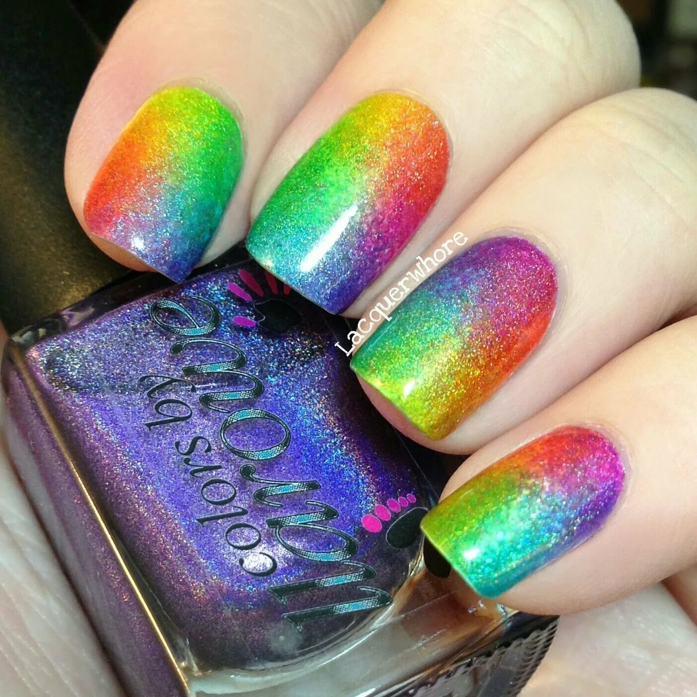 маникюр на короткие ногти радуга. летний радужный маникюр. гель лак радугой. маникюр радуга. яркие разноцветные ногти.