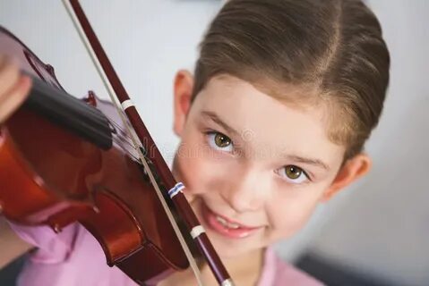 My sister plays violin