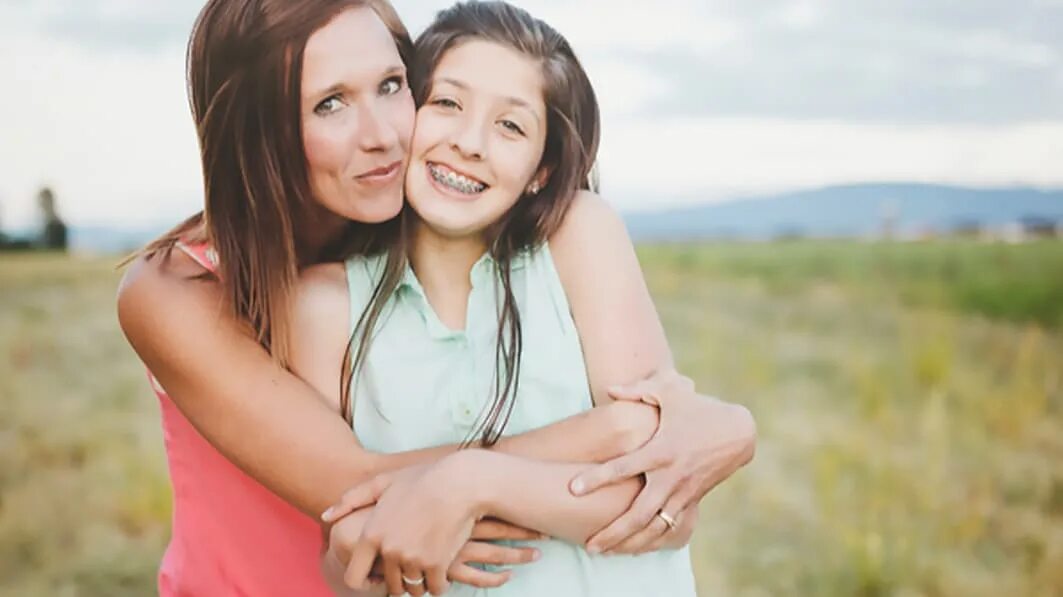 Mother and daughter video. Mom + дочь. Группа daughter. Проект mother and daughter.