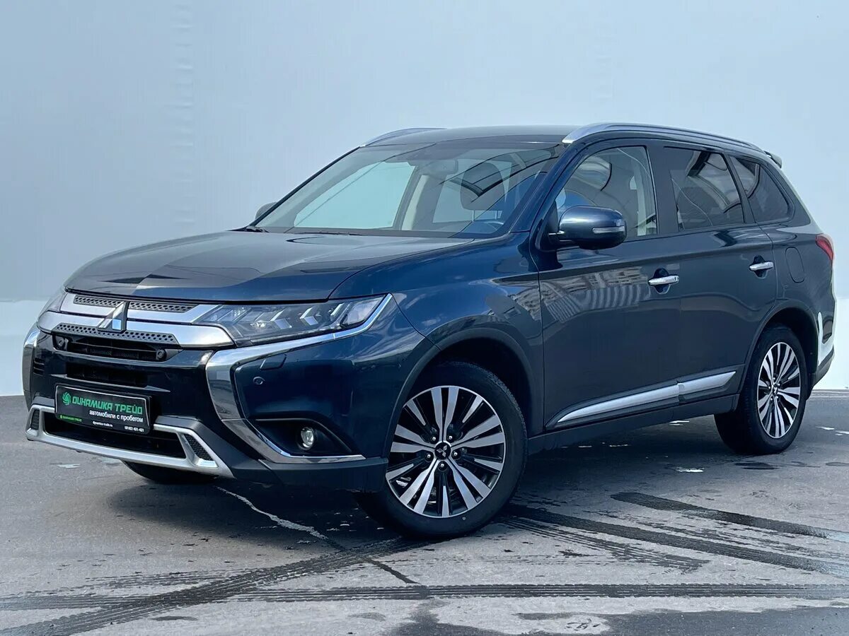 Купить митсубиси аутлендер 2019. Мицубиси Аутлендер 2019. Outlander 2019 2.4. Mitsubishi Outlander gt 2019. Аутлендер красный 2019.