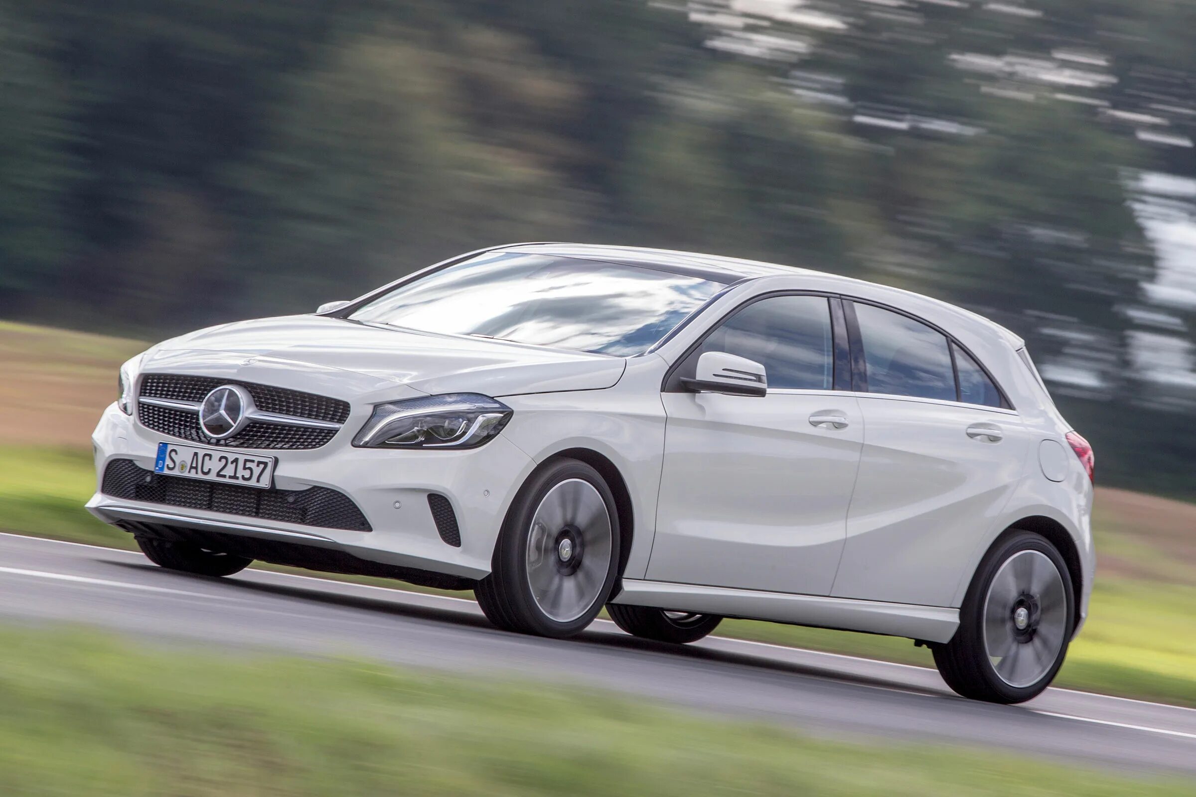 Class 2015. Mercedes a class 2015. mercedes benz a class хэтчбек 2015. мерседес с класс 2015. mercedes 2015.