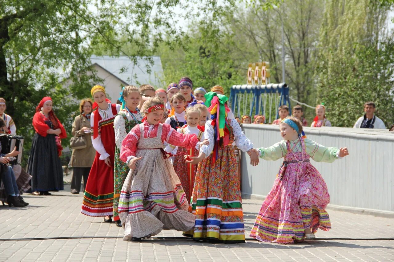 Традиционные народные праздники. Русские народные гуляния. Фольклорный праздник. Фольклорные традиции.