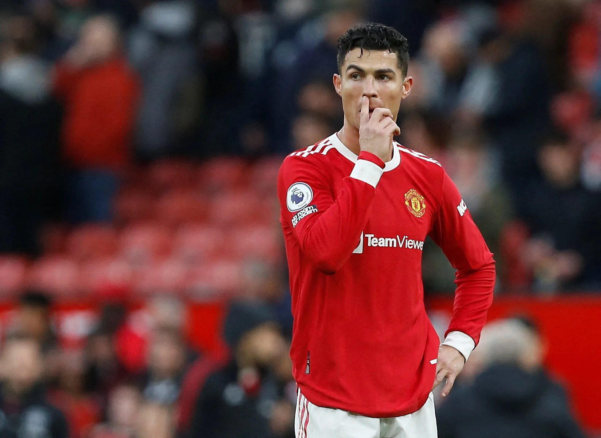 Кристиано роналдо манчестер юнайтед. Cr7. Кристиано роналдо манчестер юнайтед. Криштиану роналду в манчестер united. Роналдо звезда футбола 4 буквы.