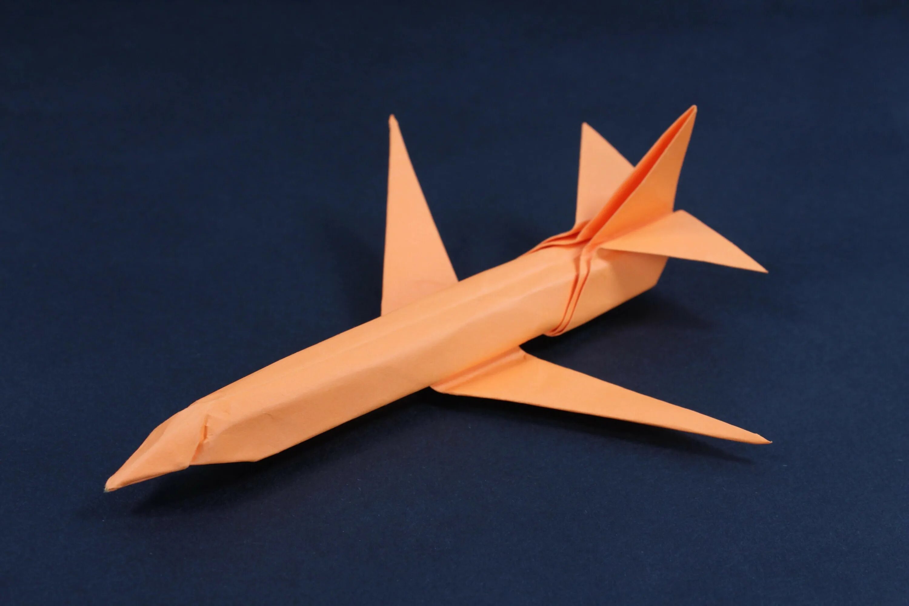 Самолет технология 4 класс. Боинг 737 оригами. Boeing 737 бумажный самолетик. Оригами самолет истребитель. Оригами военный самолет.