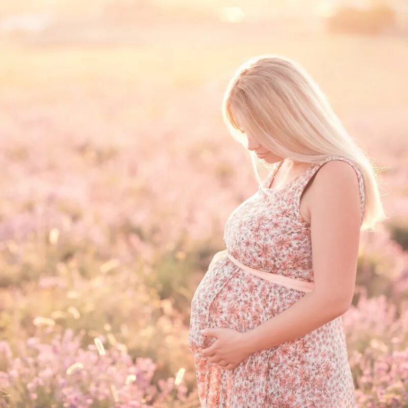 Нежный фон для фотошопа беременной маме. Беременные женщины 24-35.