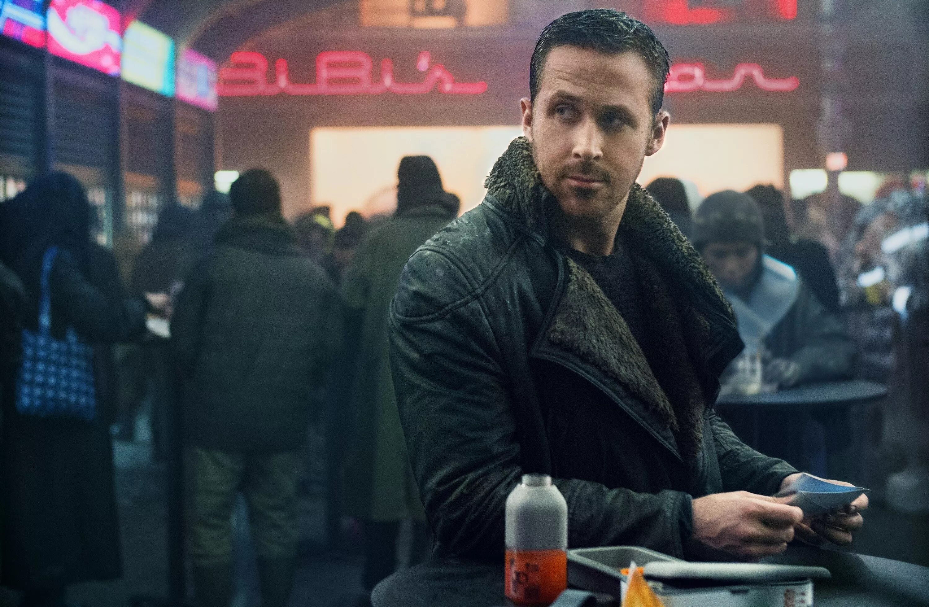 Бегущий по лезвию 2049 музыка