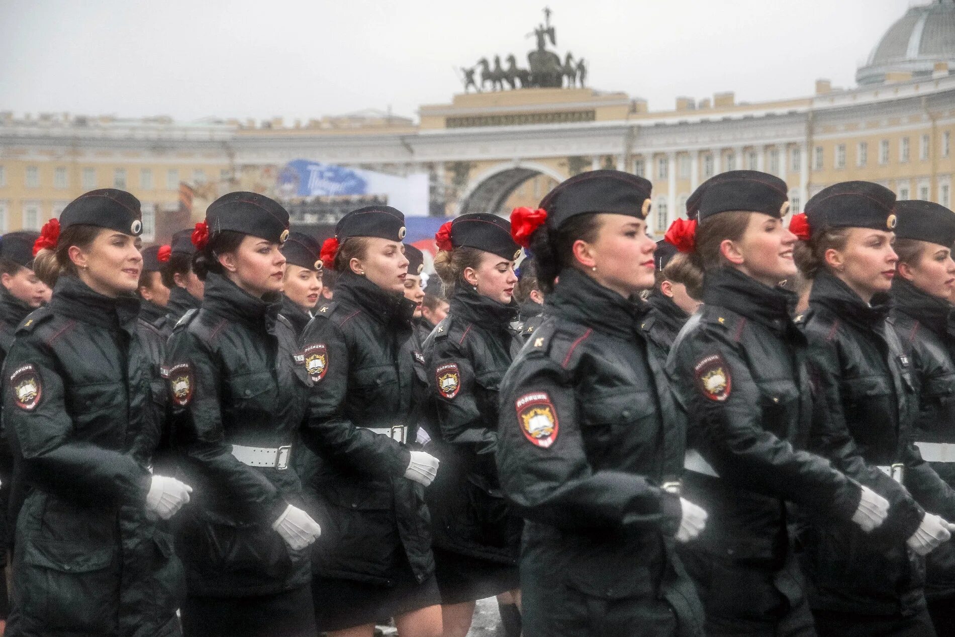 Генеральная репетиция парада. Генеральная репетиция парада в Москве. Репетиция парада 2023 в Москве. Нахимовцы девушки. Репетиция парад Победы повязки СС.