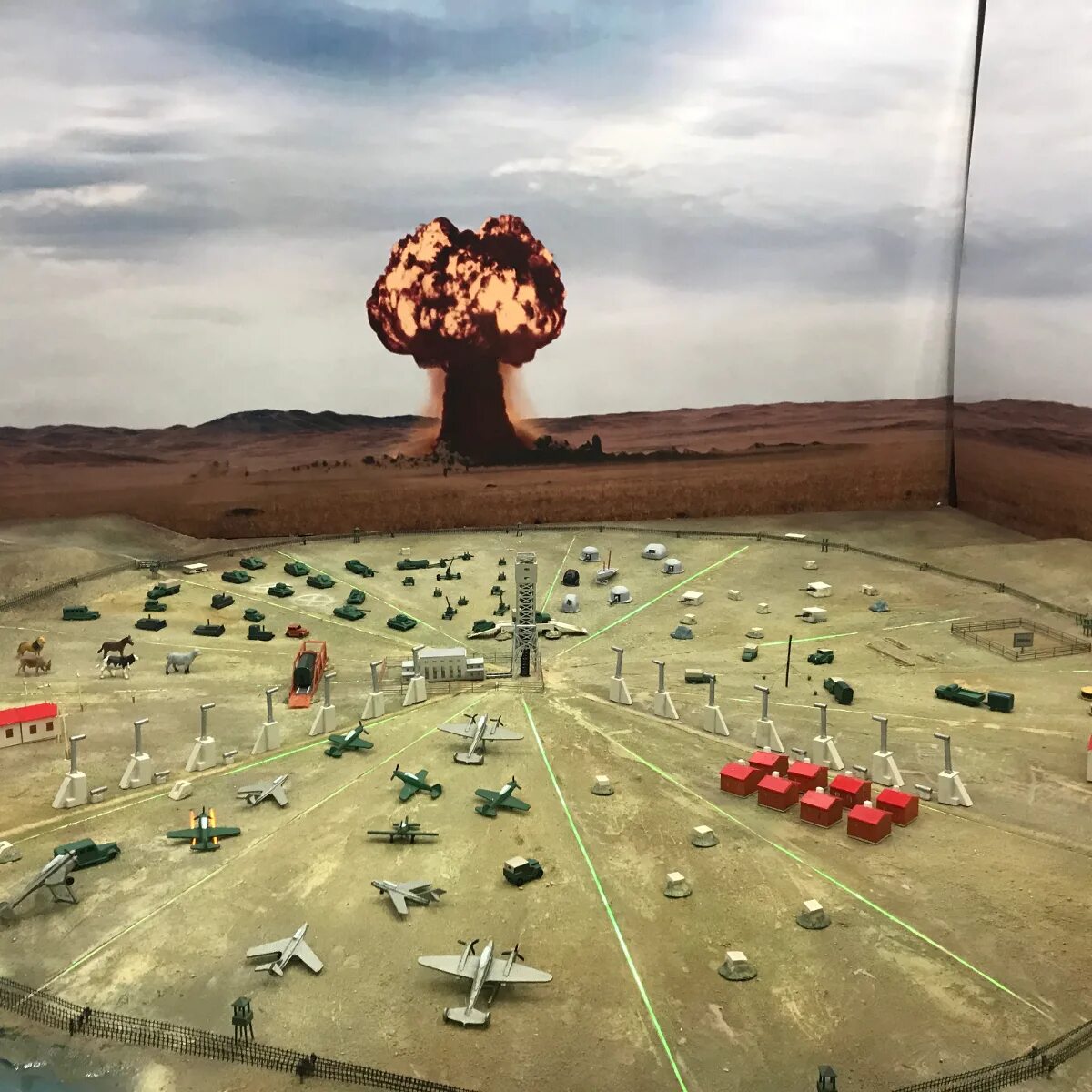 Территория ядерного взрыва. Семипалатинский ядерный полигон. Семипалатинск ядерный полигон. Ядерный полигон в Казахстане Семипалатинск. Семипалатинский испытательный ядерный полигон.