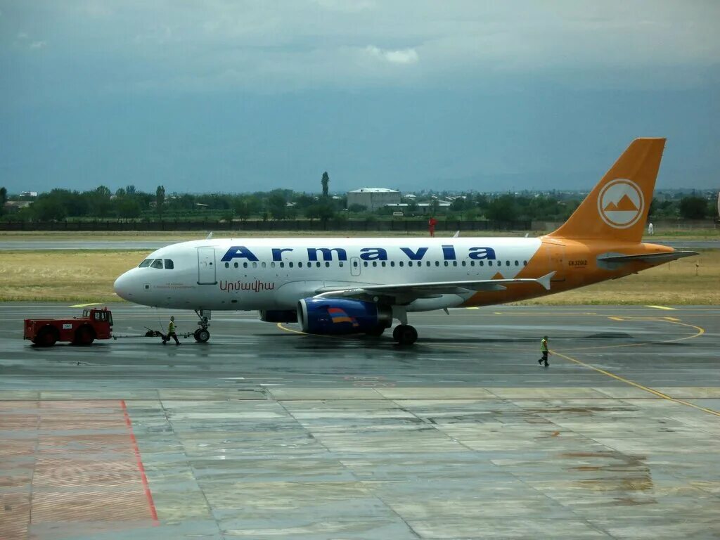 Авиакомпании armenia. A319 Armavia. А320 Армавиа. Armavia 737. А 319 Армавиа.