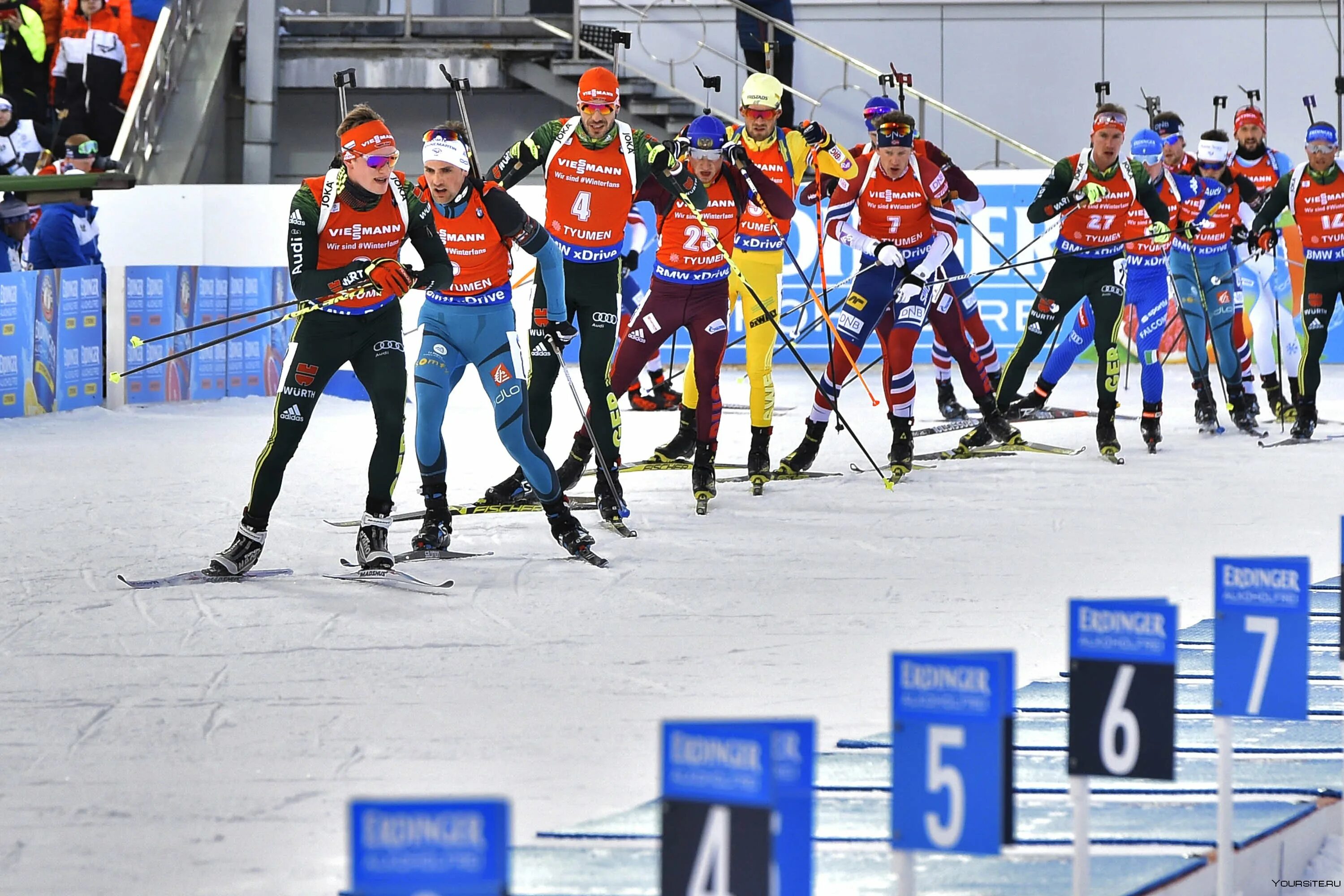 Картинки масс-старт в биатлоне женщины. Лыжные гонки масстарт. Биатлон масс старт 2003 2004. Масс старт мужчины. Софи шово биатлон.