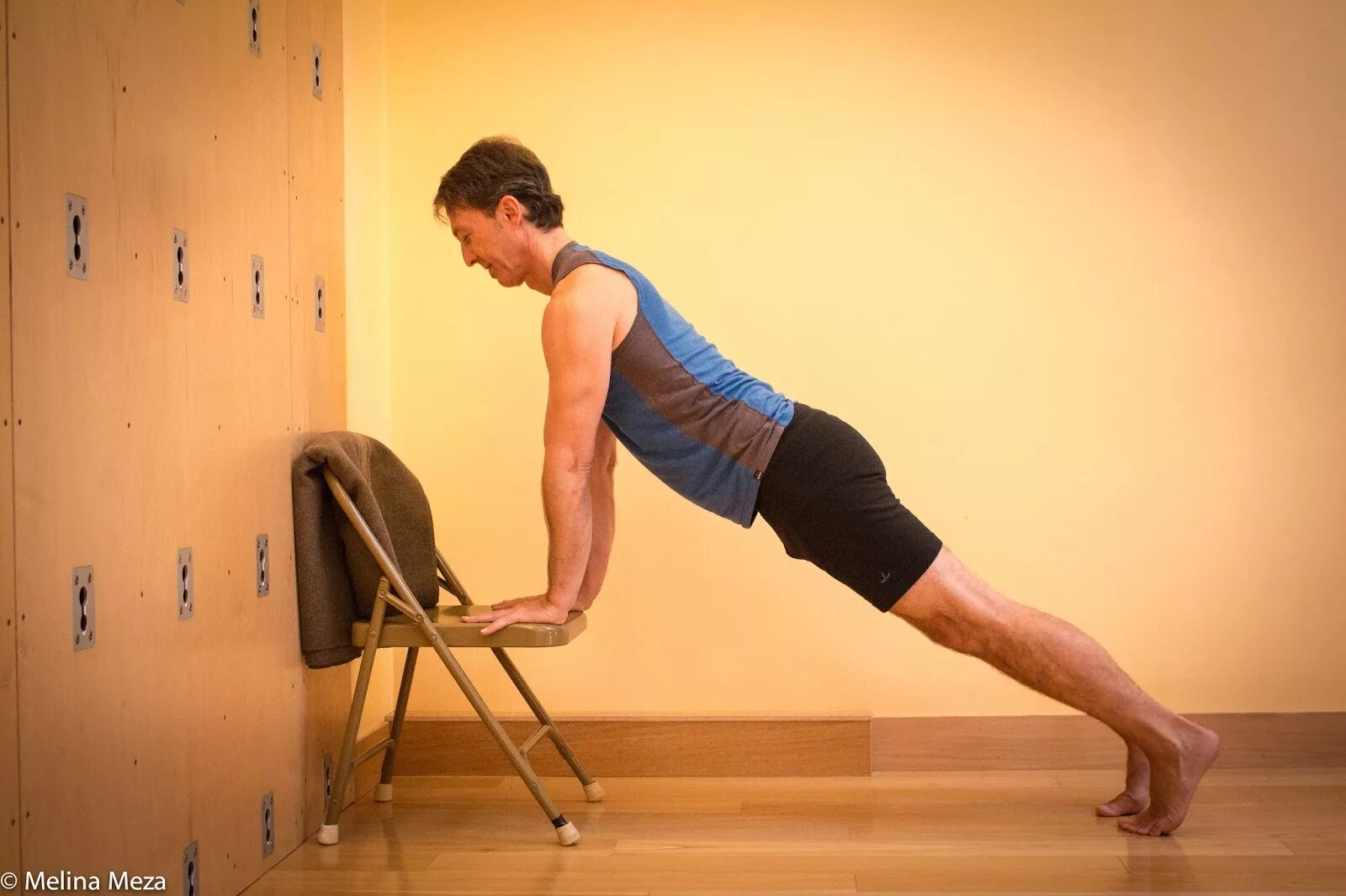 Standing o. Wall Sides exercise. Bord Stand on the Wall. Chair Yoga Neck Roll & back. Knee Wall.