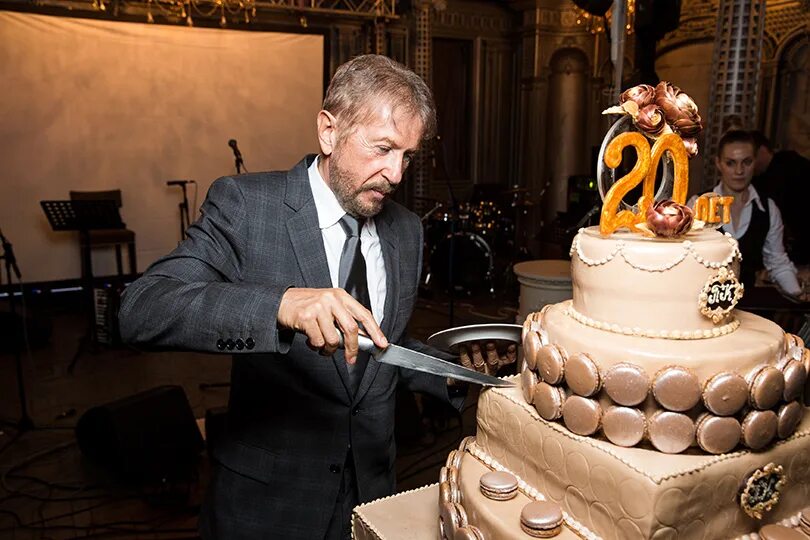 юбилей 50 лет женщине в стиле. 50 лет мужчине в кругу семьи. стол на юбилей 50 лет женщине. празднование юбилея 50 лет. оригинальное проведение юбилея.