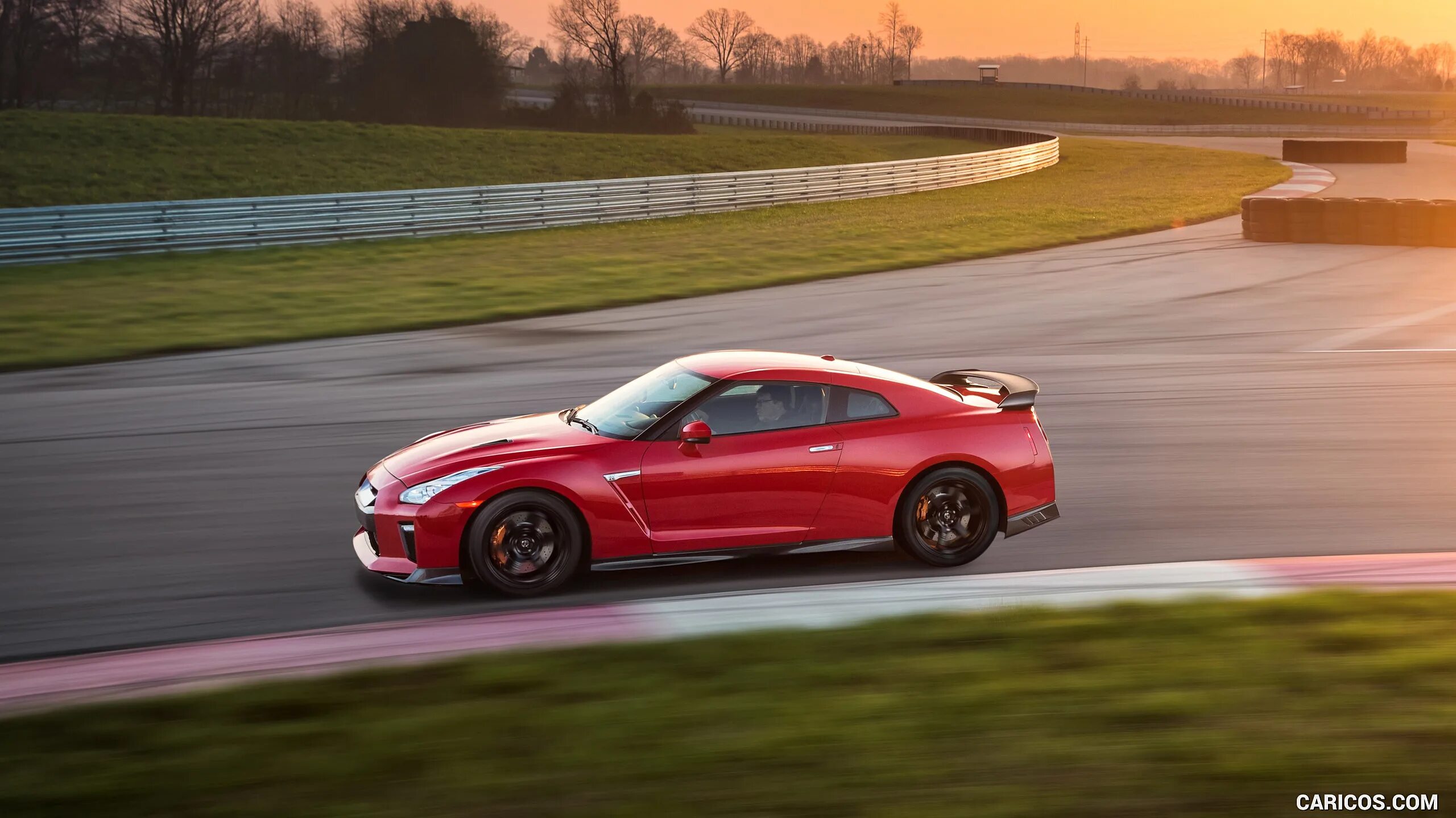 Track r. Nissan gt-r track. Nissan gt-r track Edition (2017). Красный Nissan gt-r r35. Ниссан 2017.