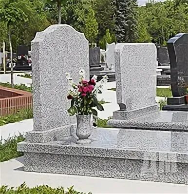 Памятники из темно серого гранита красноярск. Темно серый гранит памятники. Серый гранитный памятник. Серый гранит памятники. Памятники из серого гранита.