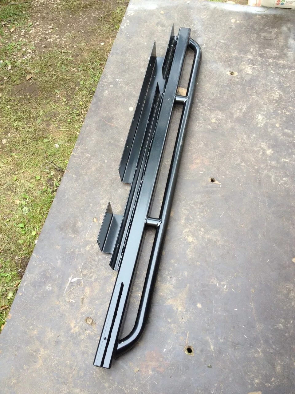 Пороги discovery 4. Vplap0035 britpart. Пороги discovery 4. Discovery 3 подножки. Пороги для lr discovery 4.