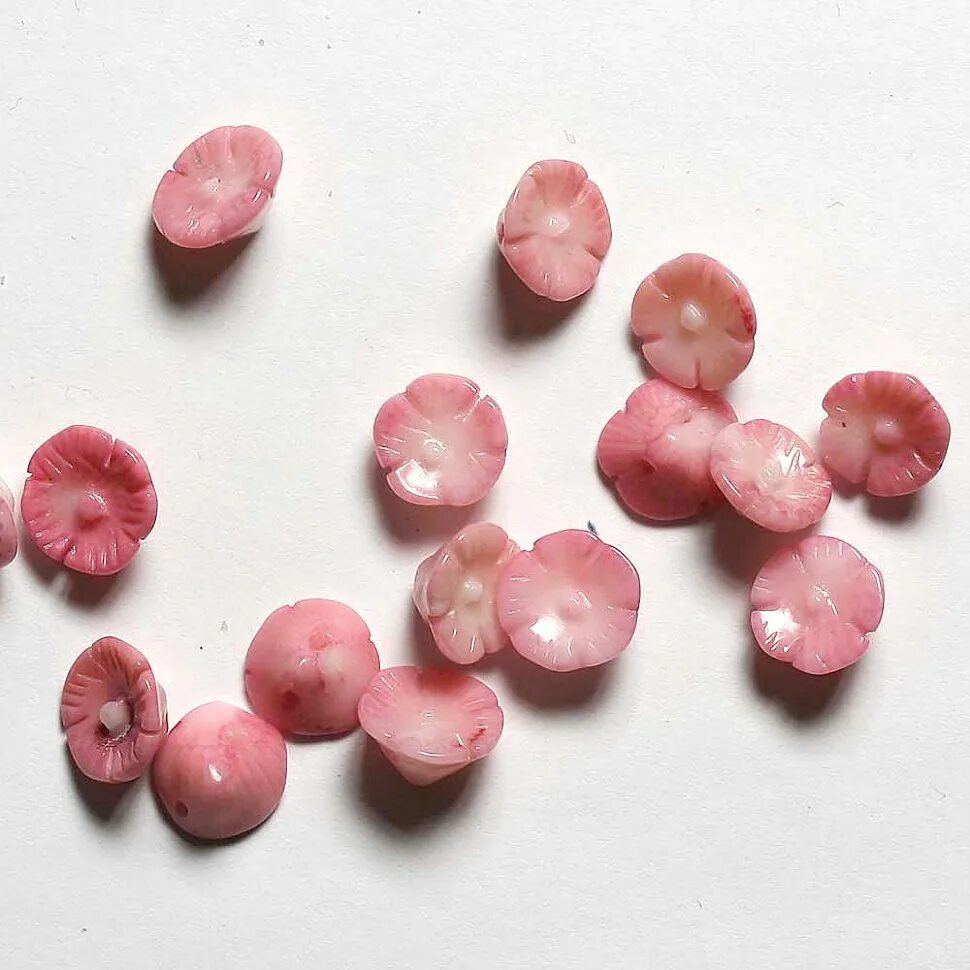 Коралл 20 мм Бусины. Резной розовый коралл бусы Курятникова ИП. Коралл Бусины розовый. Розовые бусинки. Розовая бусинка