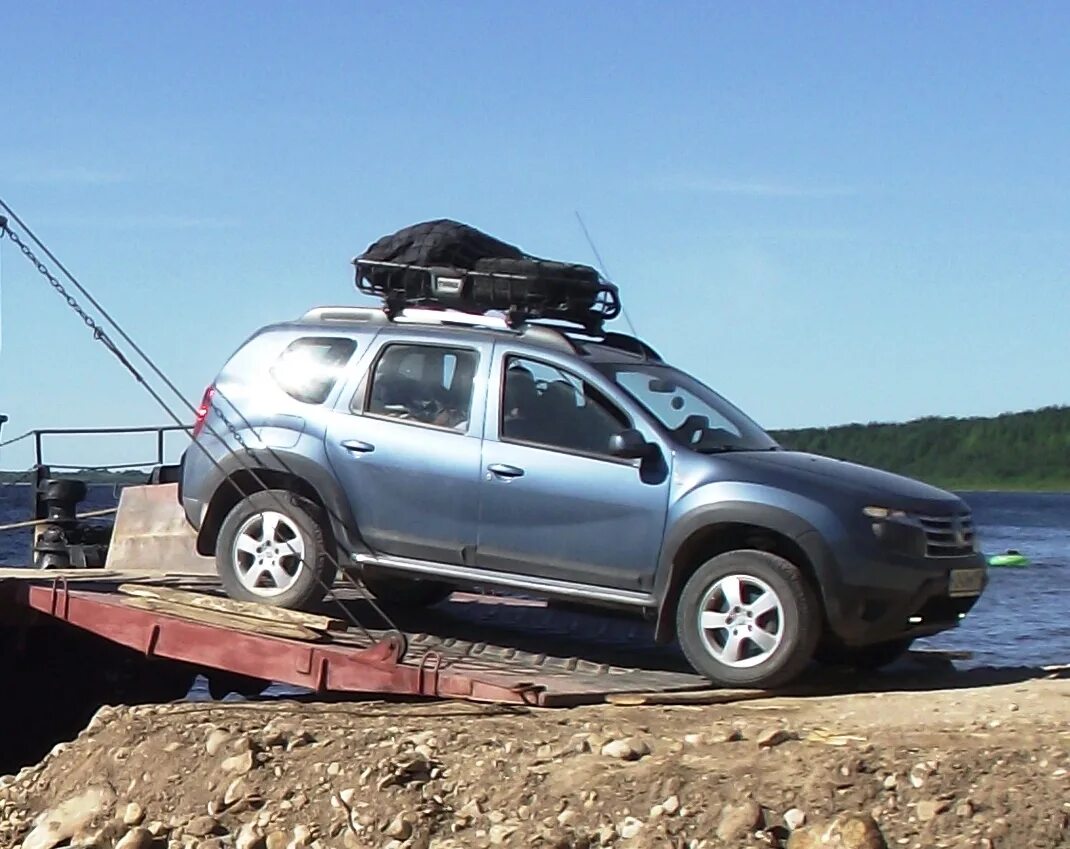 Бак рено дастер 2.0. Рено Дастер экспедиционный. Thule 775 Duster. Грузовая алюминиевая корзина Рено Дастер. Экспедиционный багажник Renault Duster.