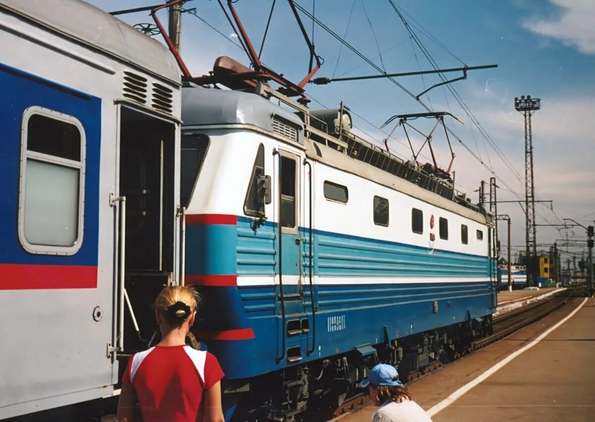 поезд ростов москва платов. поезд ростов москва платов. поезд атаман платов ростов адлер. двухэтажный поезд ростов адлер. атаман платов поезд.