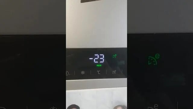 Beko сбросить ошибку. Холодильник beko ошибки. ошибки морозильной камеры beko. ошибка 9 с морозильник беко. морозильник беко ошибка на дисплее.