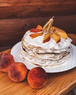 Торт девочка с персиками