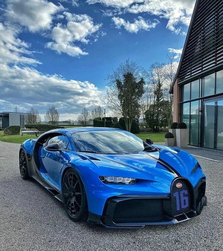 Спорткар Бугатти ЧИРОН. Бугатти ЧИРОН синий. Бугатти ЧИРОН 2022. Bugatti Chiron super Sport 2020. Машина bugatti chiron