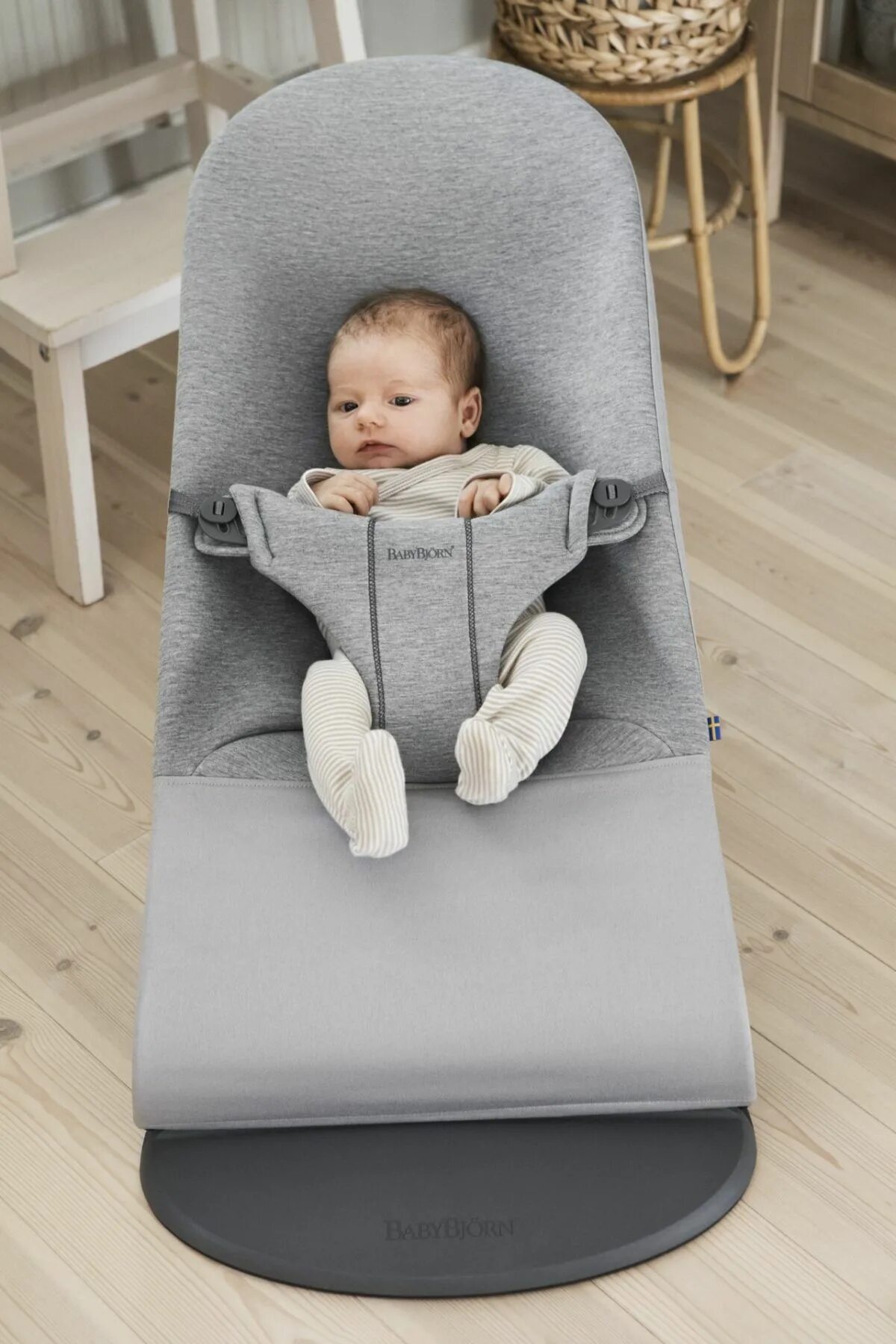 Babybjorn кресло-шезлонг bliss. Шезлонг для новорожденных babybjorn. Babybjorn balance cotton. Баунсер babybjorn. Шезлонг беби бьерн bliss.