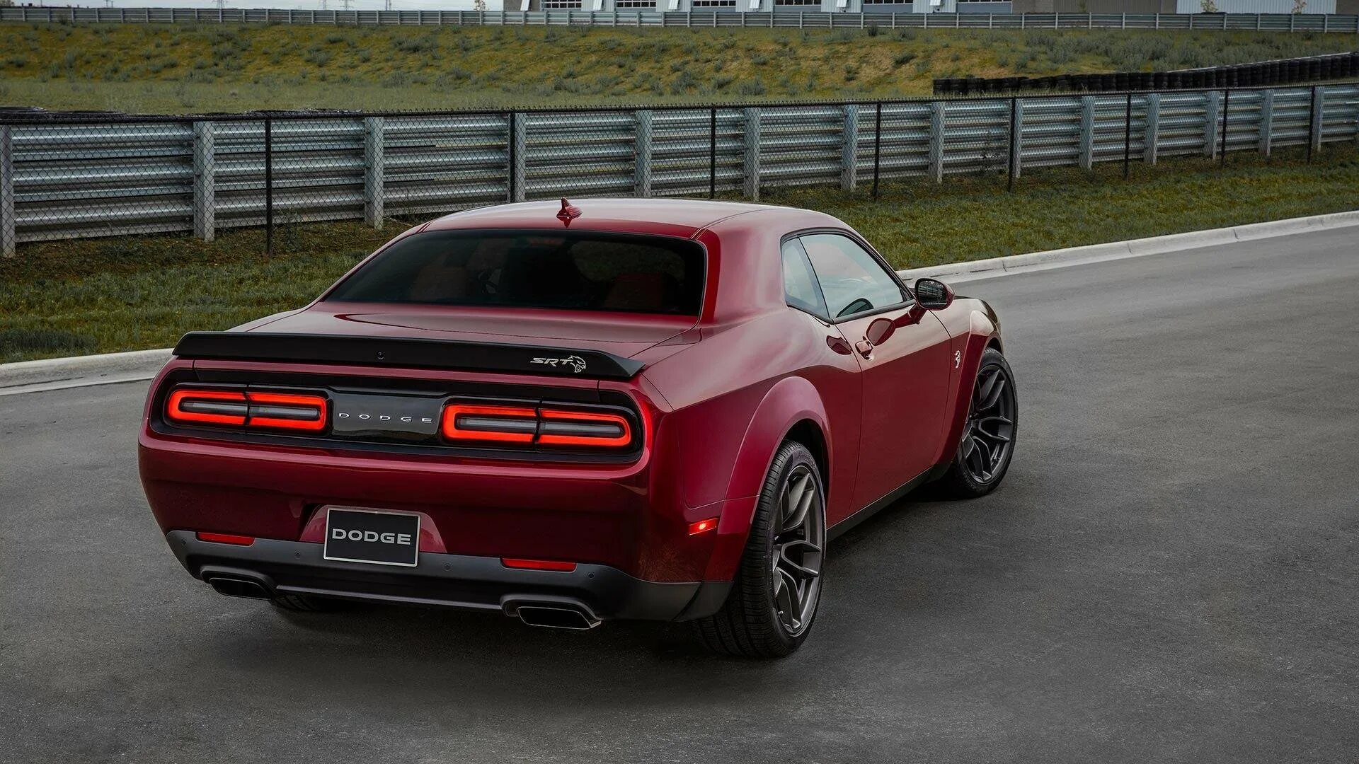 Додж челленджер 2018. Додж Челленджер Хелкат 2018. Dodge Challenger srt Hellcat 2018. Додж Челленджер хел кет. Dodge Challenger srt Hellcat.