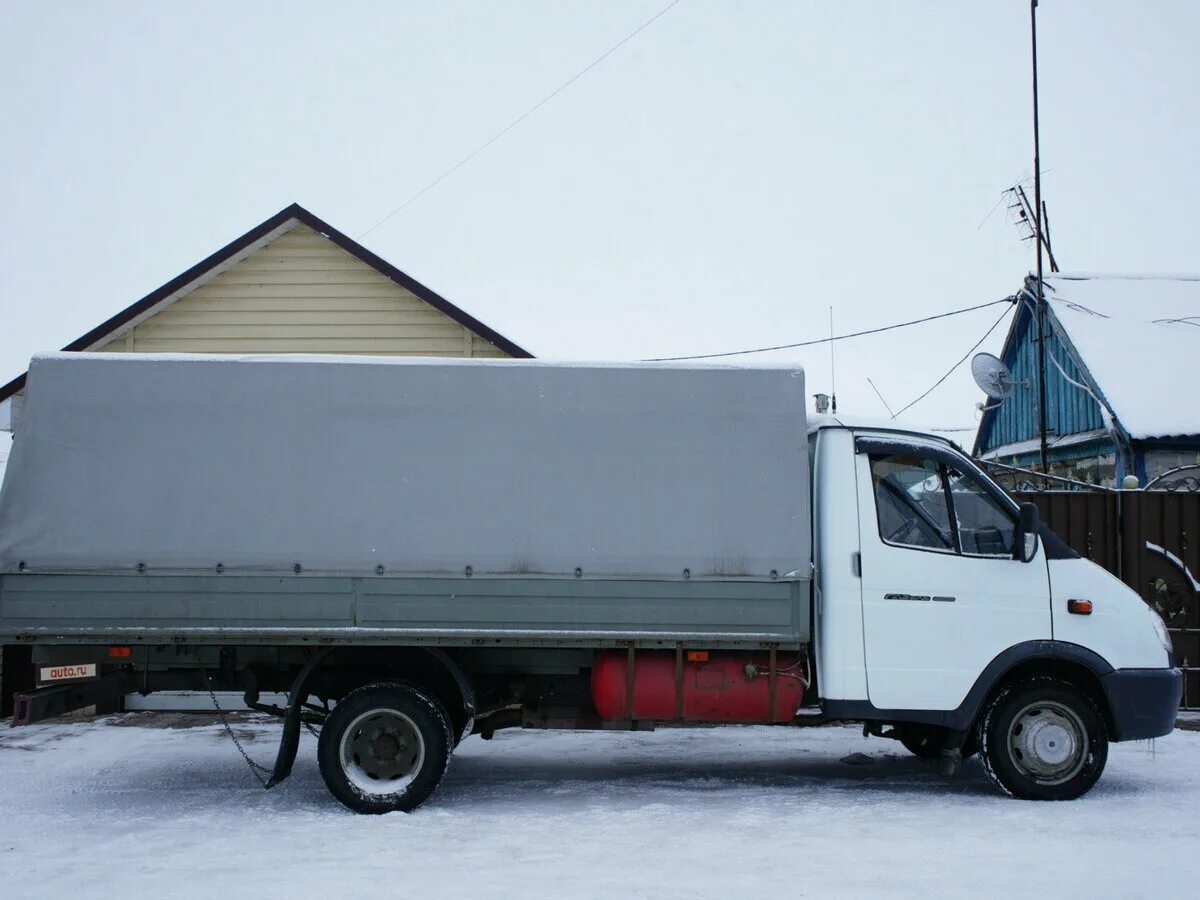 Газ 330202 грузовой с бортовой. Газель 330202 бортовая тент белый. ГАЗ 330202 бортовой. ГАЗ 330202 грузоподъемность.