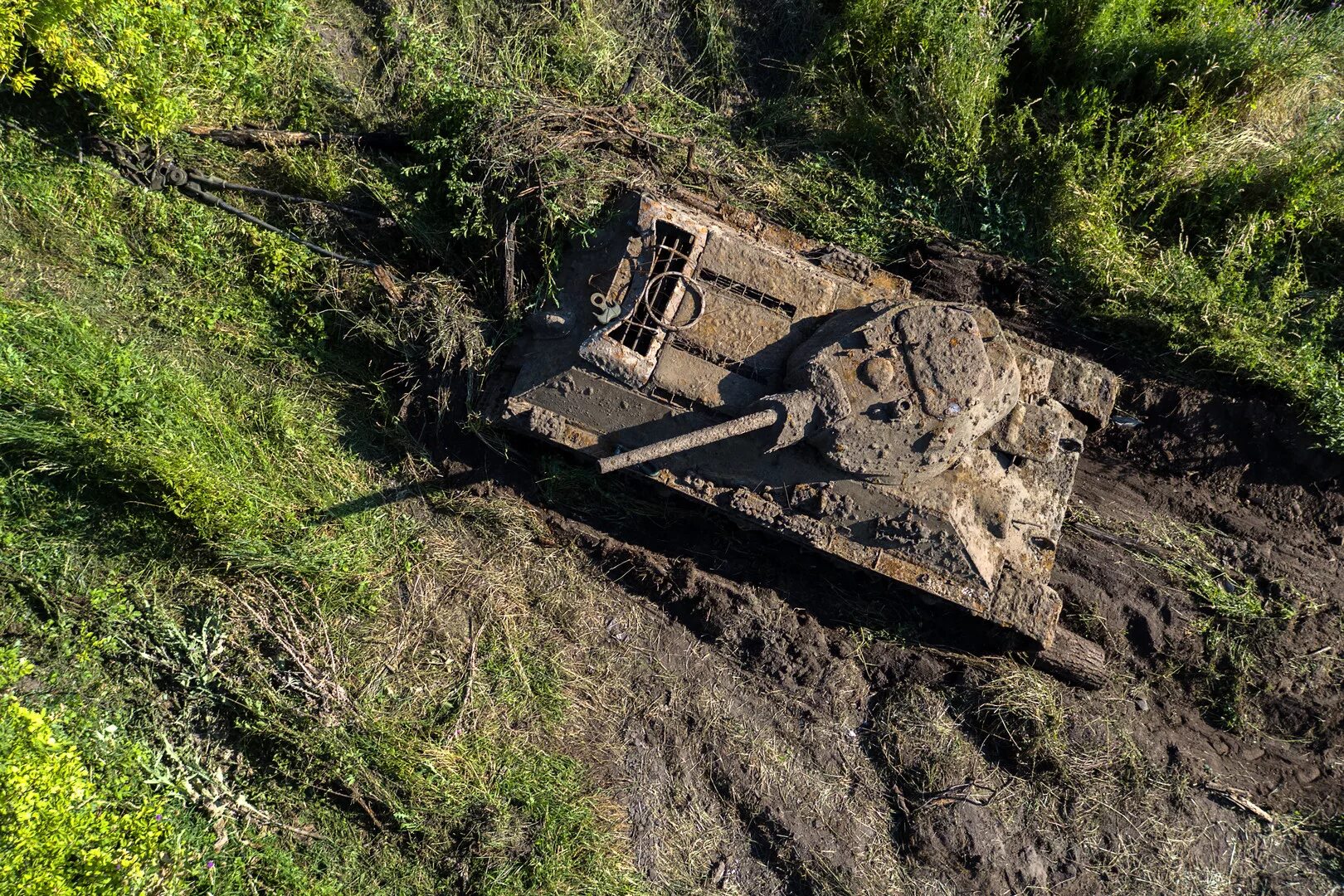 Где можно найти танк. Танк т-34-76 поднятый со дна реки Дон. Т-34т Брэм. Танк из болота т 34. Раскопки второй мировой войны танки.