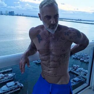 Танцующий миллионер сколько
