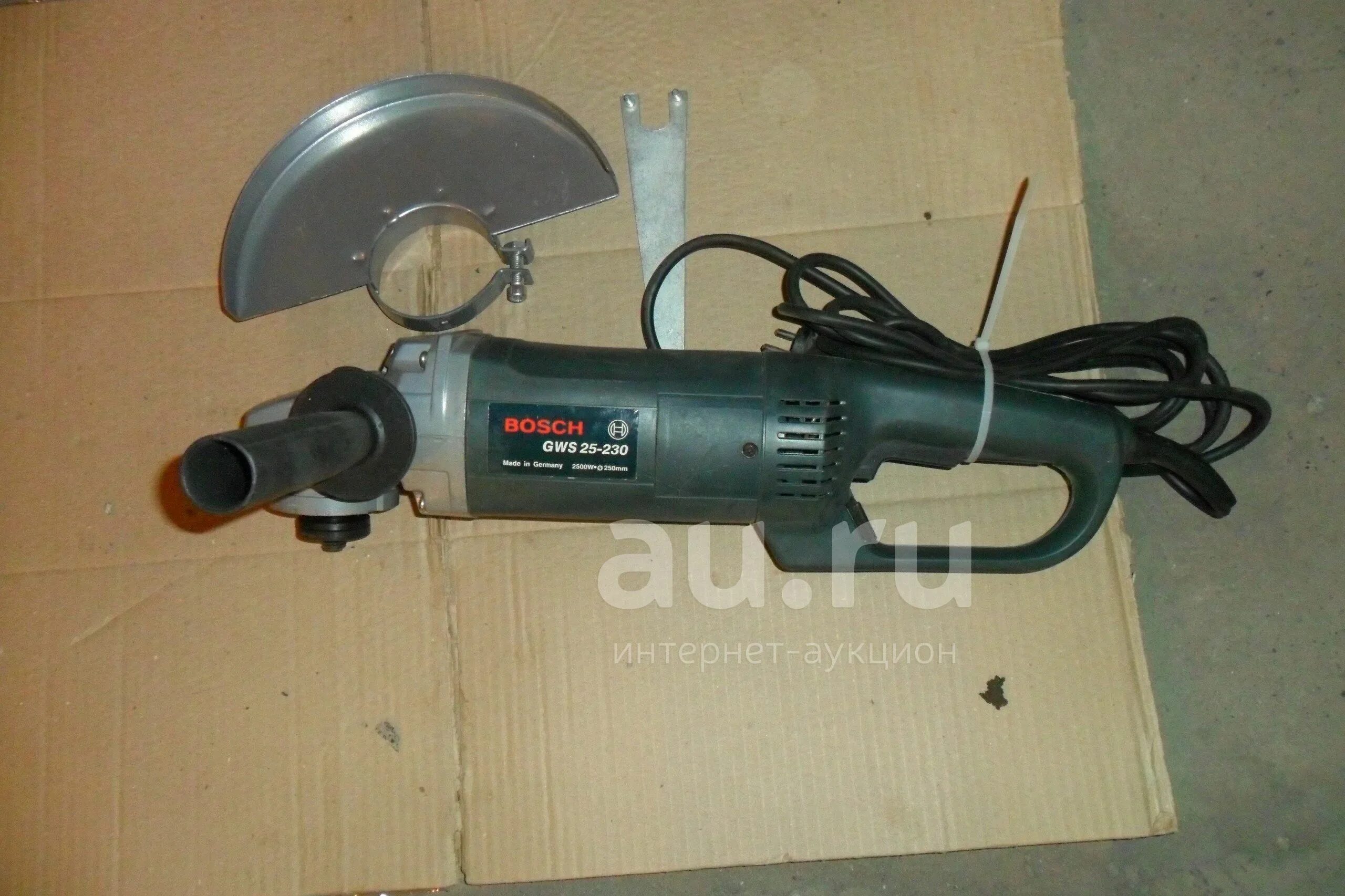 Купить bosch 230. Болгарка Bosch 230. Болгарка Bosch GWS 25-230. Шлифмашинка Bosch GWS 230. Болгарка Bosch GWS 22-230.