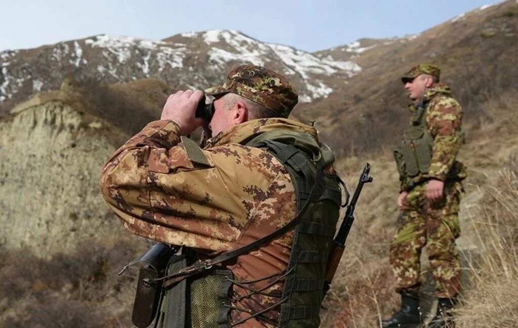 Раненый граница. Пограничная полиция Грузии. Грузинские пограничники. Форма грузинских пограничников. Пограничные войска Грузии.