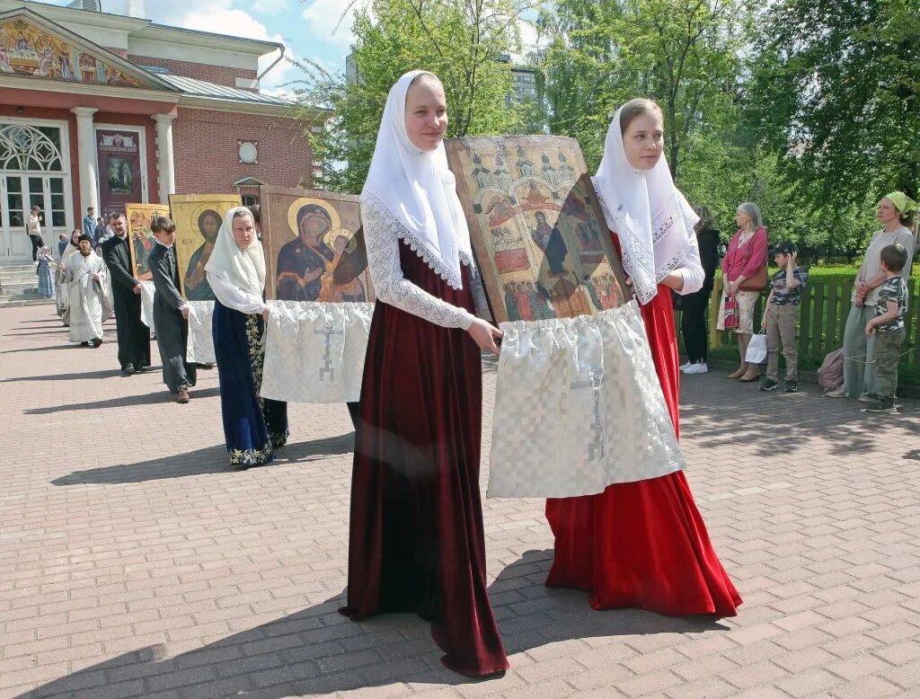 Русская община в московском. Старообрядческая Церковь Рогожская Слобода. Рогожская Слобода старообрядцы. Рогожская Слобода в Москве старообрядцы. Старообрядческая Церковь в Москве на Рогожском.