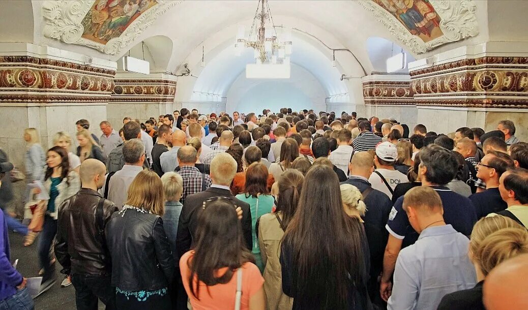 Московское метро час пик. Час пик в метро в Москве. Часы пик в Московском метро. ЧАСПИК В Московском метро.