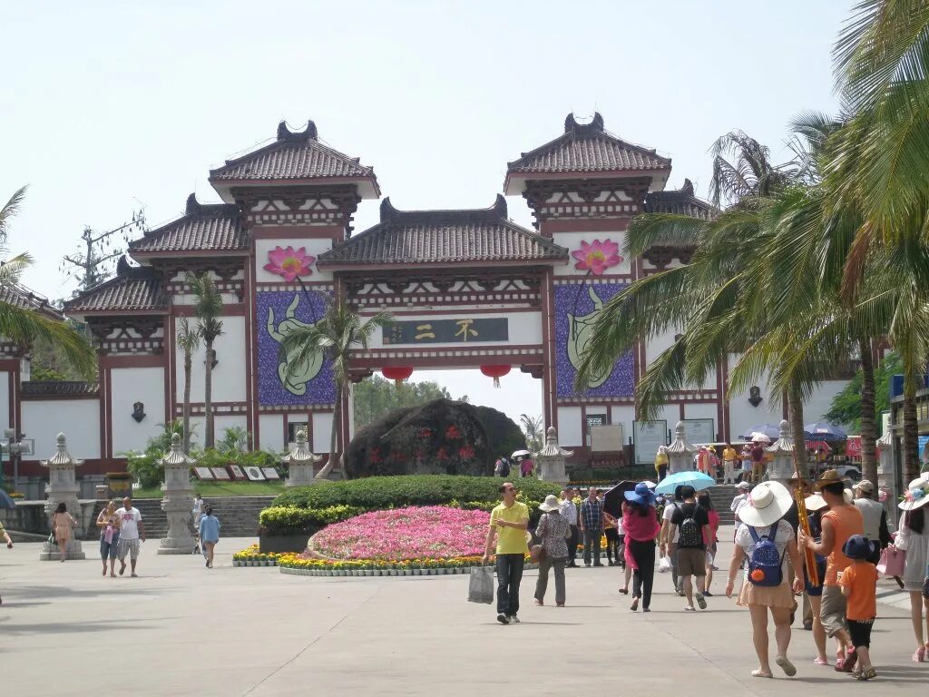 китай хайнань туризм. поездка в китай туры. туристы в китае. туристы в китае. новый год в китае.