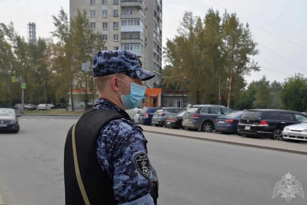 Комендантский патруль в Свердловской области. Росгвардия патруль. Росгвардия Екатеринбург. Операция Комендантский патруль.