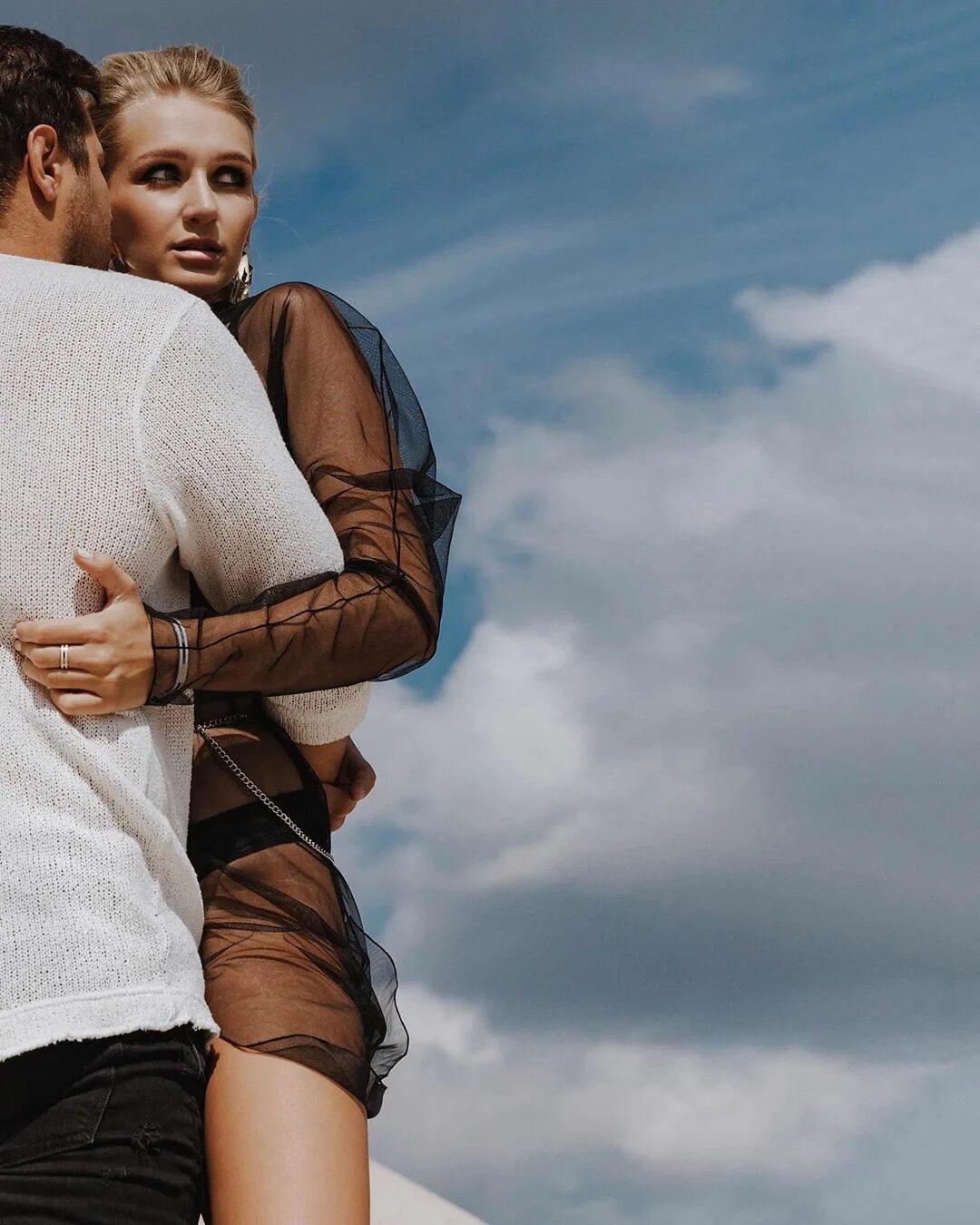 С кем сейчас встречается левда. Белая и ромашов дом 2. Алина акилова муж николай сердюков. Алина левда. Рита дакота 2022.