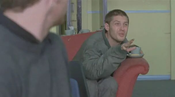 Том стюарт прошлая жизнь. Том харди в фильме стюарт прошлая жизнь. жизнь наоборот фильм с томом харди. стюарт новая жизнь. стюарт прошлая жизнь голый харди.