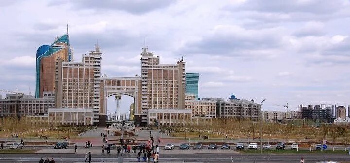 Астана жители. Астана глазами туриста. Астана население. Старая и новая часть Астаны фото.