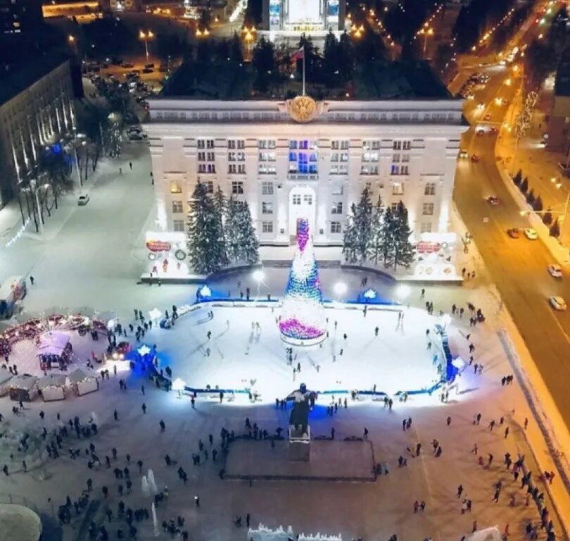 Электро кемерово. Площадь советов Кемерово. Московская площадь Кемерово зима. Кемерово январь. Московская площадь Кемерово с дрона праздник.