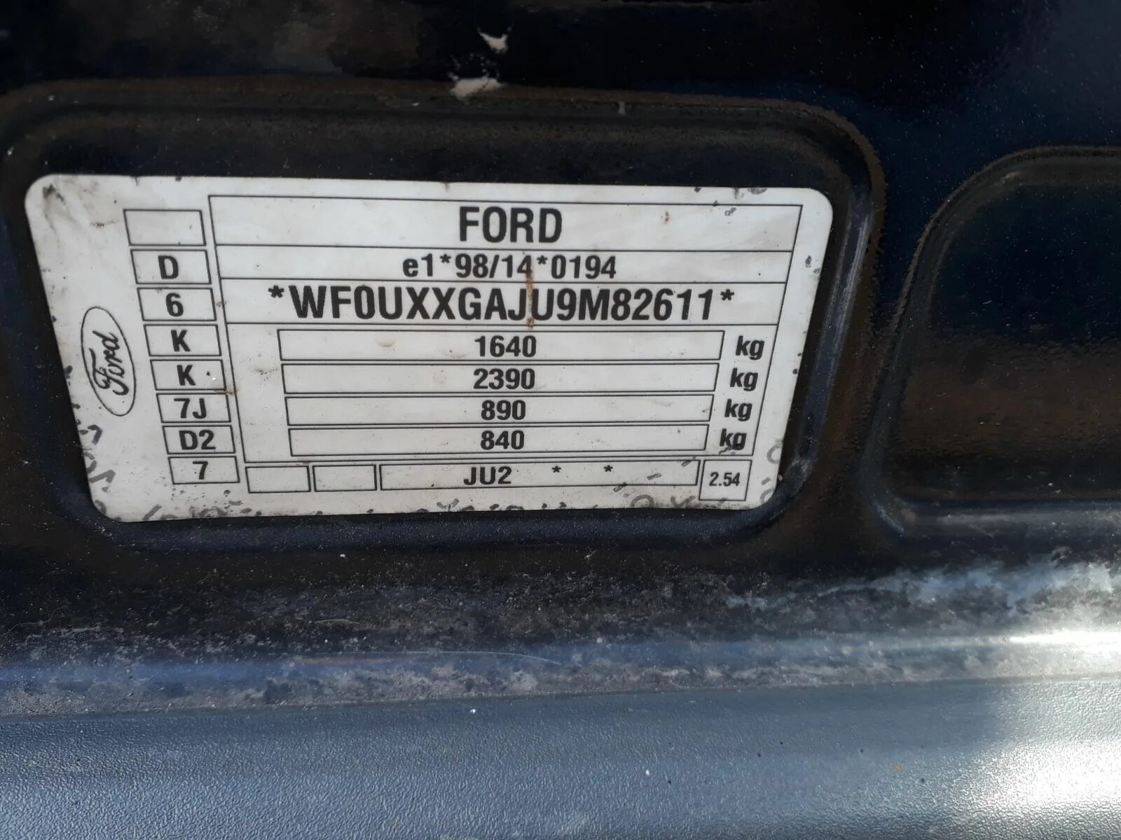 Номер кузова форд фьюжн 1. Вин форд фьюжн. Ford fusion 2006 вин код. Форд фокус 2 табличка с кодом краски. Вин форд фьюжн.