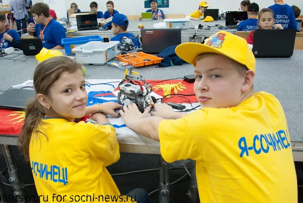 Робототехника сочи. Робототехника для дошкольников. Робоклуб сочи. Робот для олимпиады по робототехнике. Соревнования по робототехнике.