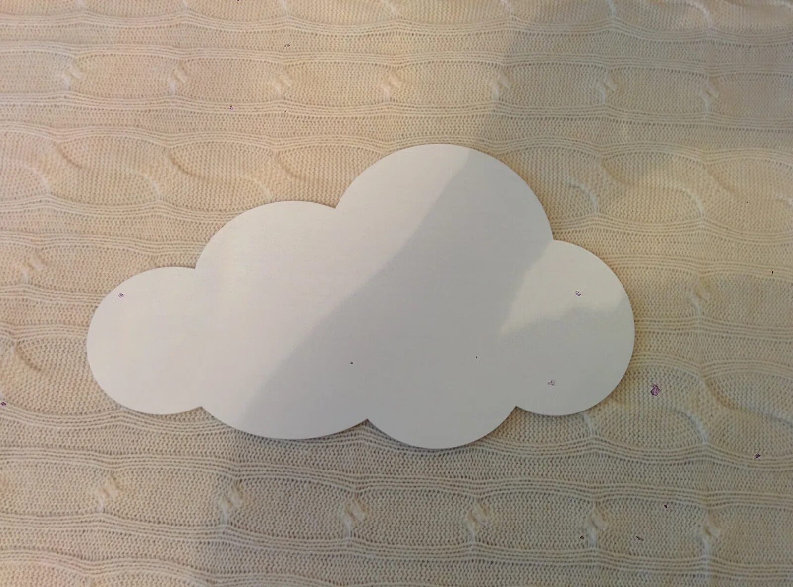 Объемные облака из ваты. Объемная аппликация облака. Облако из фетра. Облака из бумаги. Объемные облака из бумаги.