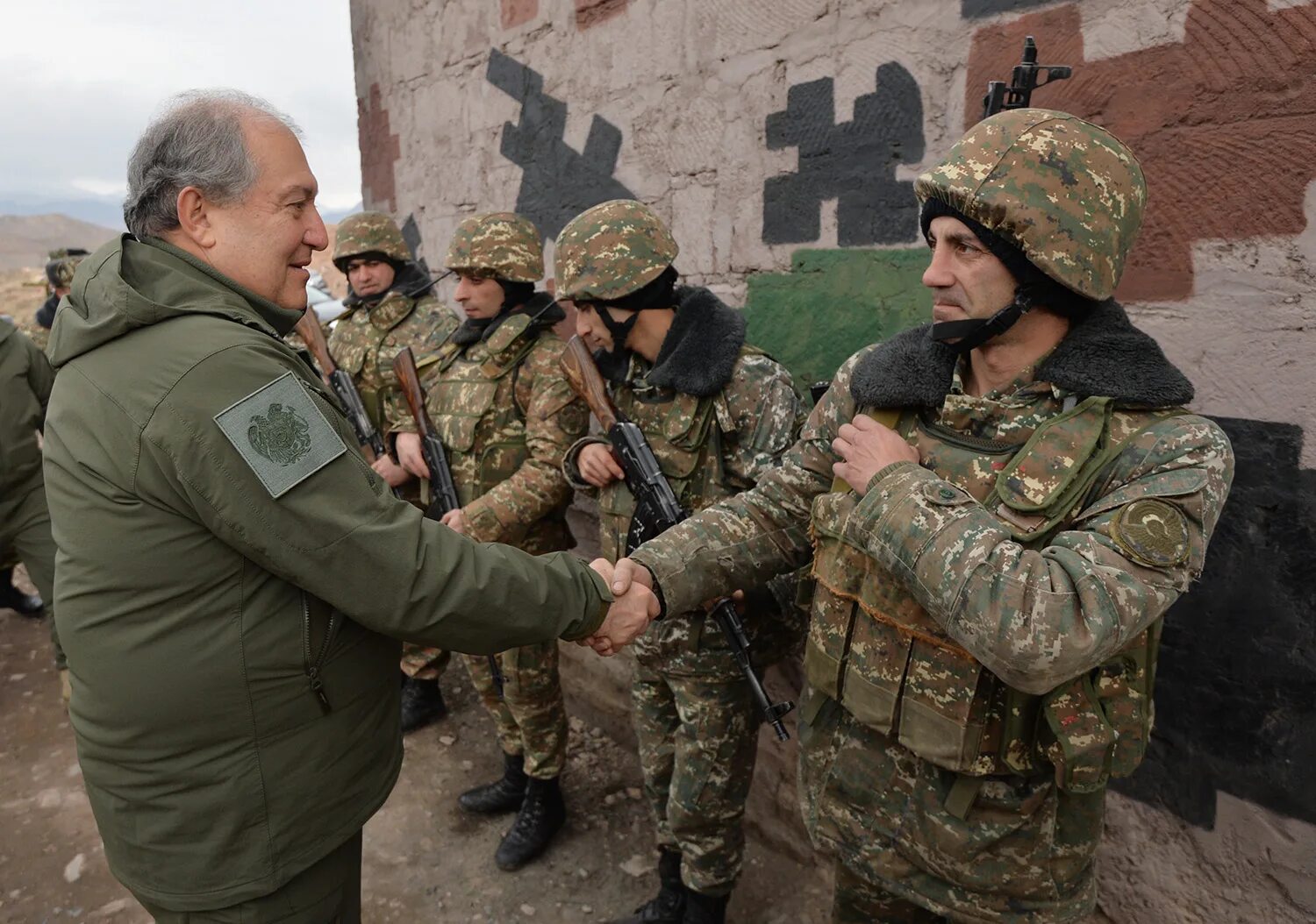 Арм форм. Армянская армия. Вооруженные силы Армении. Солдаты Армении. Армянская Военная форма.