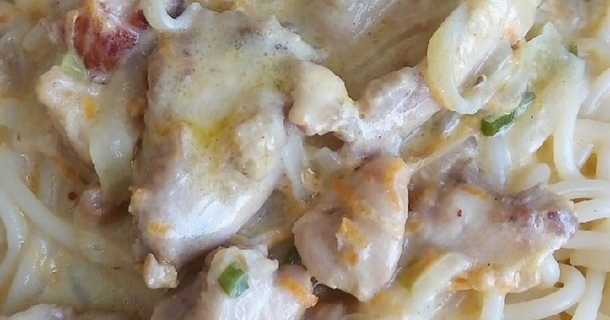 куриное филе с майонезом. куриная отбивная с помидором и сыром в духовке. курица по французски. куриное филе с майонезом. куриные растрепки из грудки.