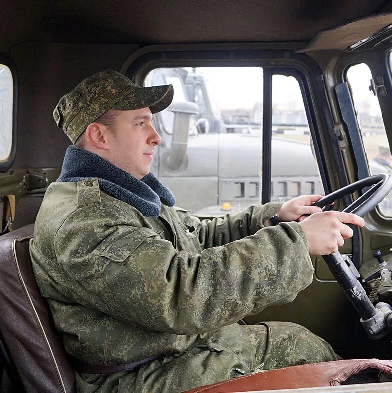 Военный водитель. Военный шофер. Солдат водитель. Водитель в армии.