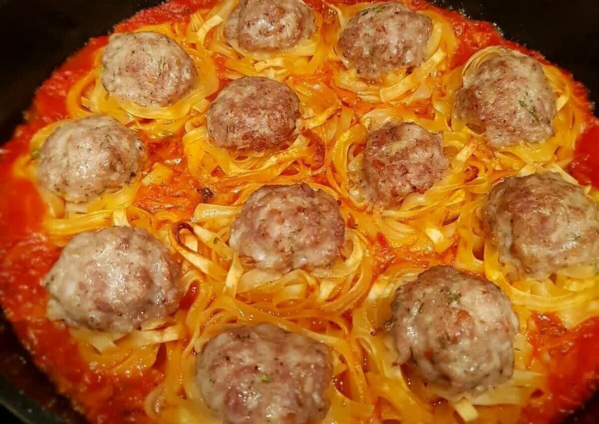 Рецепт макарон гнезда. Гнёзда с фаршем. гнёзда из макарон с фаршем. гнёзда с фаршем в духовке. гнёзда с фаршем на сковороде.