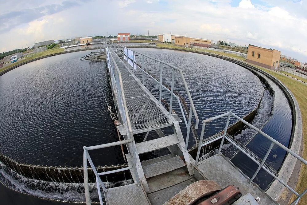 Водопропускные трубы р176 геопозиция. Курьяновская станция аэрации. В. Здание правления nmb bank. Барьер темзы в лондоне.