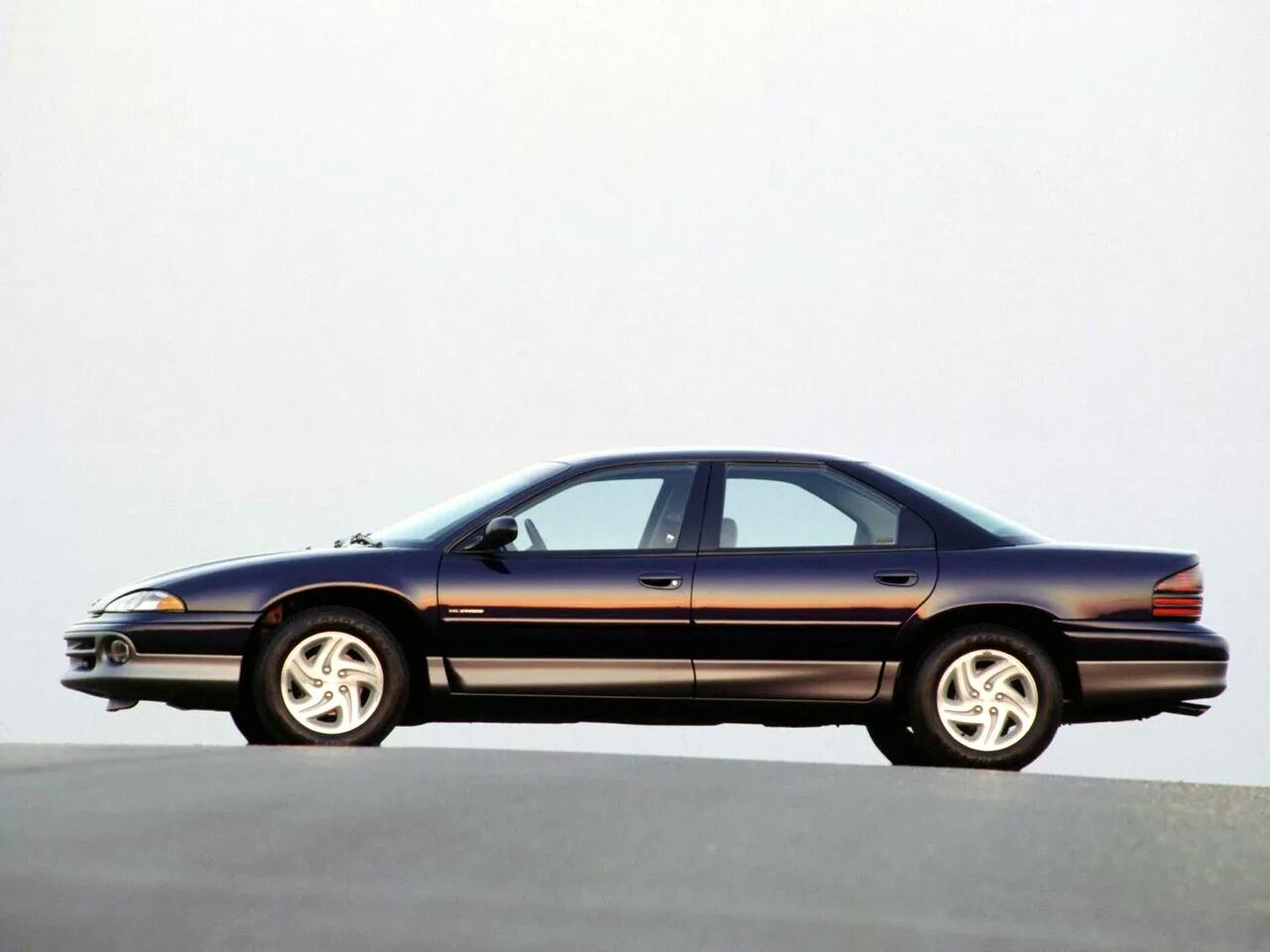 Dodge Intrepid 1993. Dodge Intrepid 1992. Додж Интрепид 1993. Dodge Intrepid 1. Крайслер 3 поколения