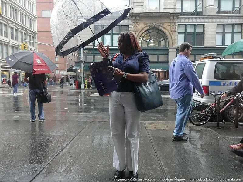Фото жителей Нью. Обычный житель. Продавец зонтиков